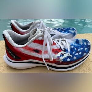 Saucony Kinvara 12 USA Stars & Stripes Running Shoes Women’s Size 7.5 VGC Clean